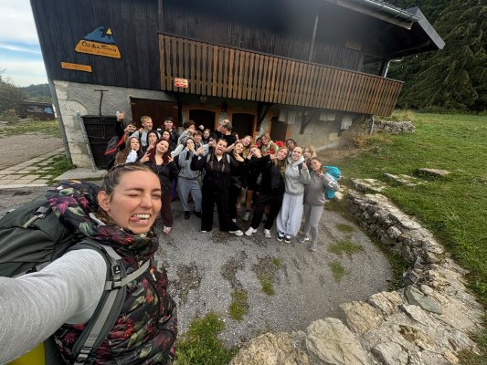 Cohésion 2nde SAPAT sur le plateau de Plaine Joux entre randonnée et escalade - MFR de Bonne