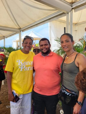 Guadeloupe AGROCAMPUS - chantier paysager avec pour slogan "Gwadloup Terre de Champions " et les 5 anneaux des J.O.
