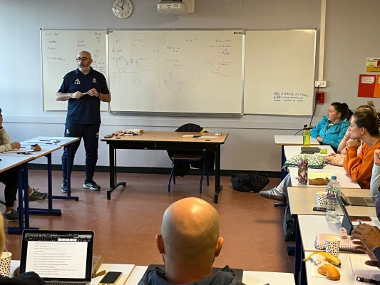 PNF2025 - Développer l'intégration des CPS en EPS en s'appuyant sur des activités innovantes (hand à 4, basket 3X3)