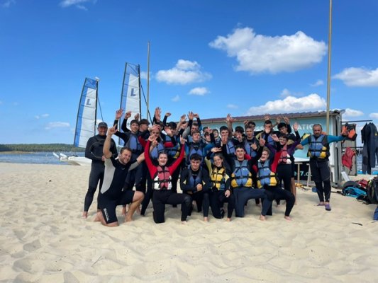 Promo Beach Volley en Auvergne, découverte des activités nautiques à Hourtin.